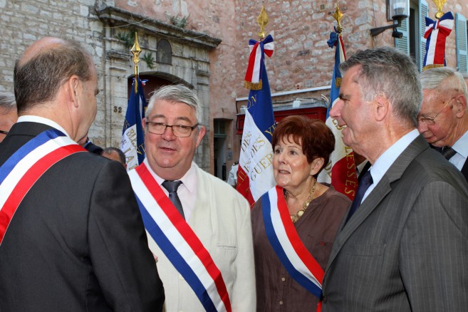 Philippe Vitel, Député de la 2éme circonscription du Var, Christiane Hummel, Sénateur Maire de La Valette du Var et Henri de Bonnaventure, Président des "Gueules Cassées"