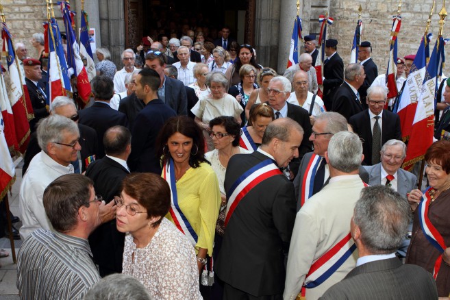 La foule à la sortie de la messe