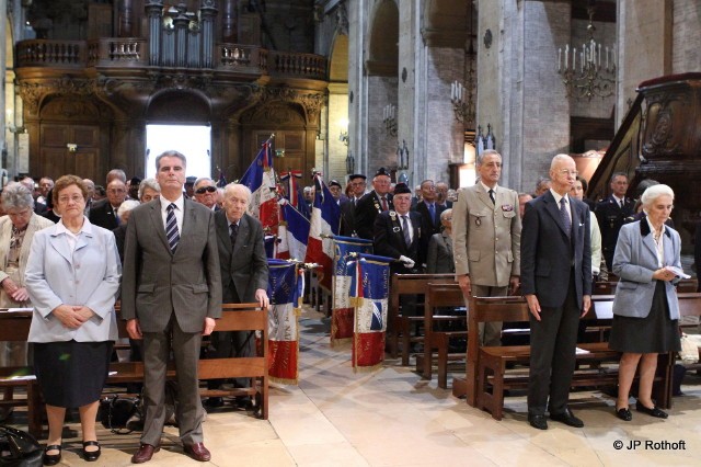 Durant l'office religieux en la basilique Notre Dame des Victoires