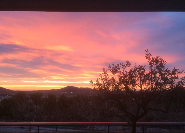 Lever de soleil sur la plaine de la Garde