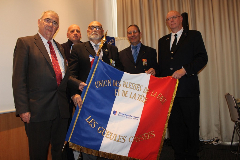 Réunion régionale Rhône-Alpes, Lyon, remise du nouveau drapeau, 11 avril 2015