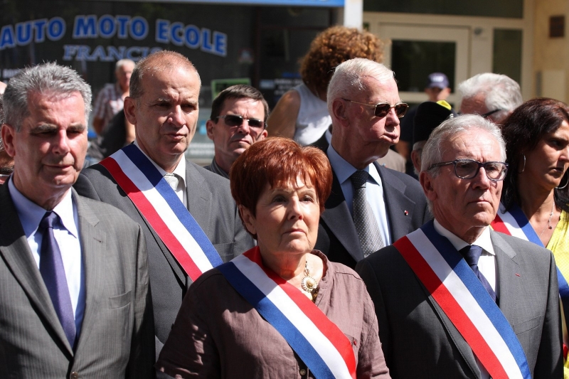Henri de Bonnaventure, Président des "Gueules Cassées", Christiane Hummel, Sénateur Maire de La Valette du Var et Jacques Couture, 1er adjoint