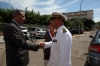 Henri de Bonnaventure, président des "Gueules Cassées" accueille le vice-amiral Joly, Préfet Maritime