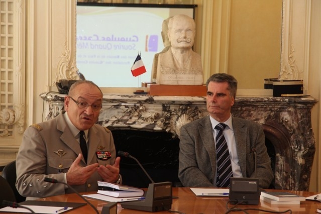 Le général Irastorza et Henri Denys de Bonnaventure, président des Gueules Cassées, 2011